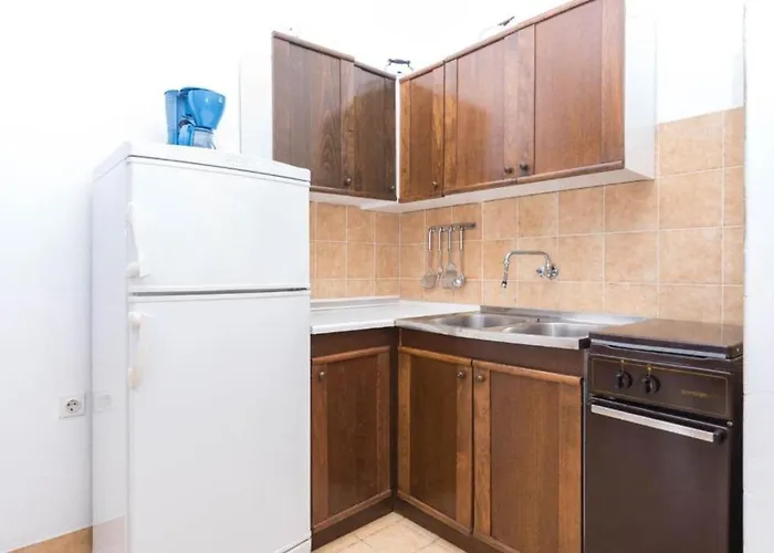 Marko Apartment Pag Town